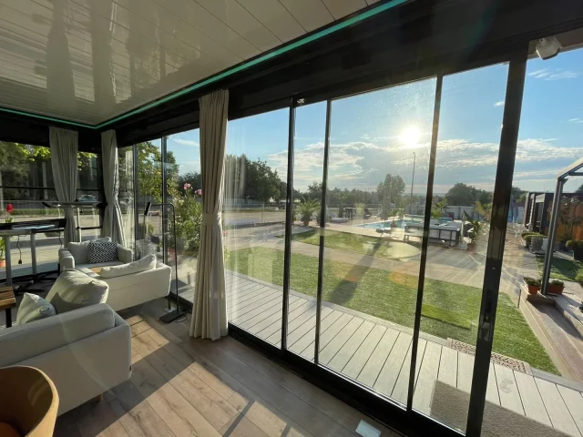 Surme cam balkon — Manavgat